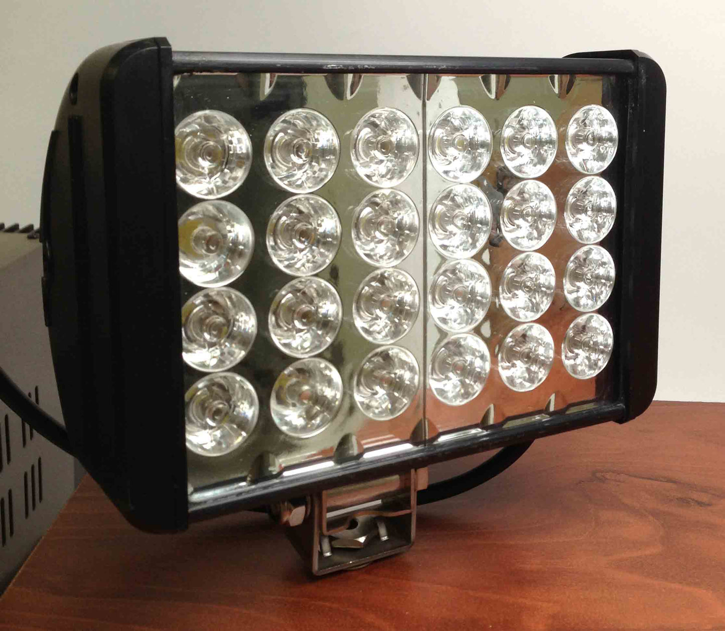 TILTABLE MARINE BOAT TRUCK ATV OFF ROAD 24 LED FLOODLIGHT SPOTLIGHT 24W IP65